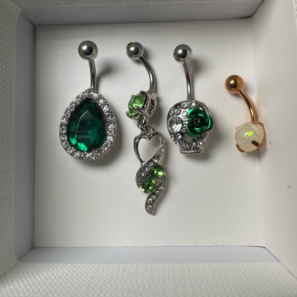 New Elegant Green and Silver Belly Ring Set